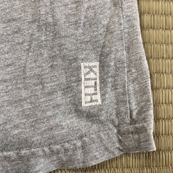 🩶 KITH Essentials Logo Tee - Heather Gray (Size M) - Picture 2 of 4